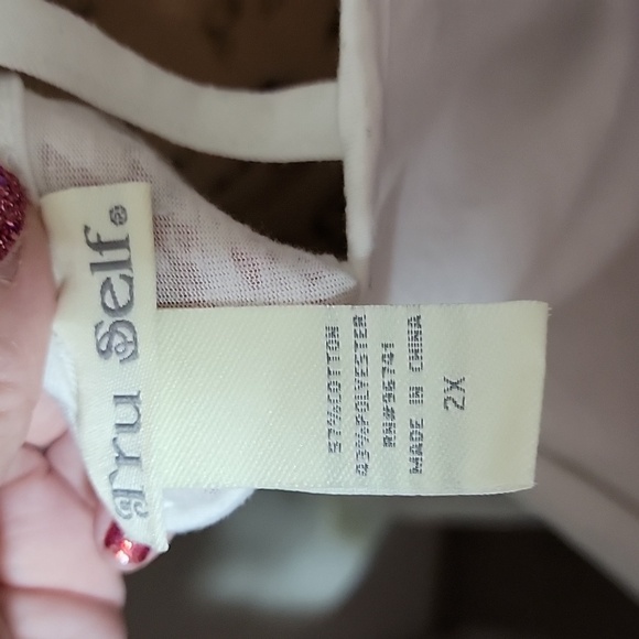 2x white light weight tank top. Open back design and bling on the front. - Picture 4 of 5